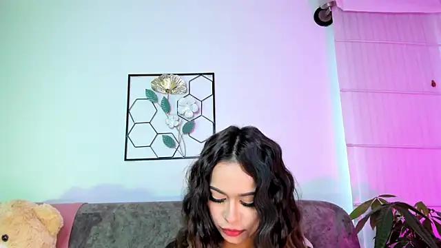 summer holiday online show from 03-08-25, 01:57