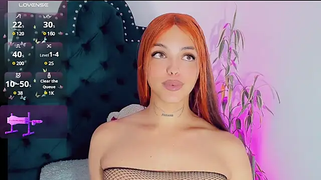 Emmaa Saenz  online show from 02-13-25, 09:49