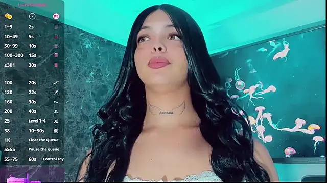 Emmaa Saenz  online show from 09-25-25, 05:49