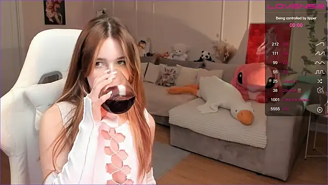 Frau Lina online show from 11-28-25, 02:09