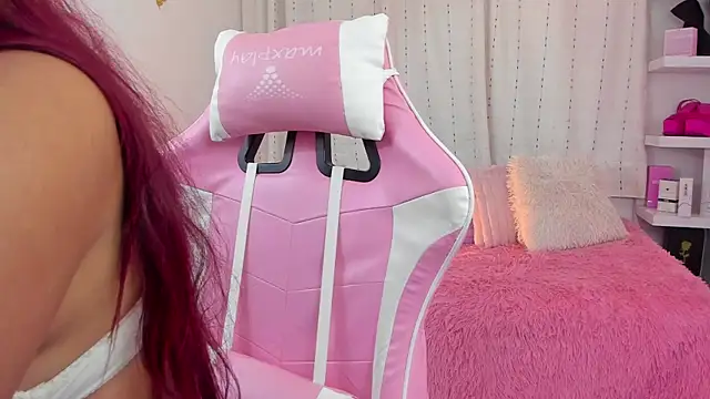 Snapshot of veronicaxx69 chatting on 09-21-25, 03:41 veronicaxx69 online show from 09-21-25, 03:41