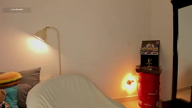 Snapshot of Curlblue chatting on 01-19-26, 07:34 Curlblue online show from 01-19-26, 07:34