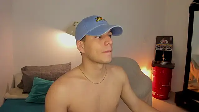 Snapshot of Curlblue chatting on 02-10-26, 09:02 Curlblue online show from 02-10-26, 09:02