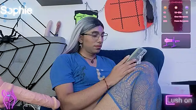 Sophiehuntress online show from 10-25-25, 11:29