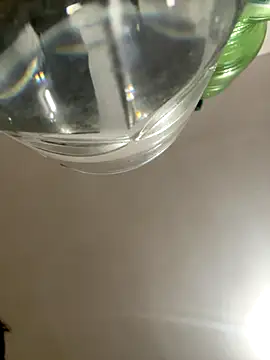 Snapshot of FrutenFratenR9 chatting on 12-19-25, 04:36 FrutenFratenR9 online show from 12-19-25, 04:36