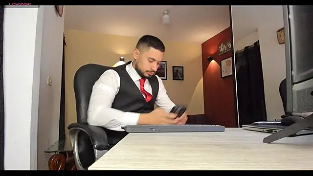 Snapshot of thesexlawyer1 chatting on 11-29-25, 06:05 thesexlawyer1 online show from 11-29-25, 06:05