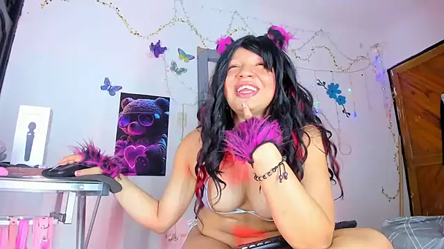 Emily Coper18 online show from 02-01-25, 11:48