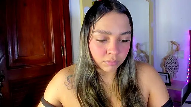 Abril Gomez06 online show from 12-15-25, 10:03