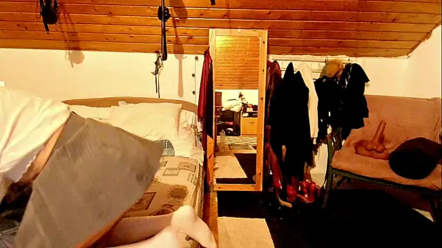 Hot Colettte online show from 10-22-25, 09:47