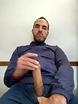 Snapshot of leon3875 chatting on 10-21-25, 03:24 leon3875 online show from 10-21-25, 03:24