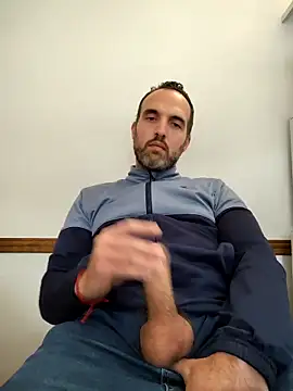 Snapshot of leon3875 chatting on 10-27-25, 03:27 leon3875 online show from 10-27-25, 03:27