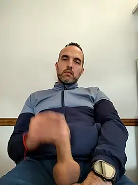 Snapshot of leon3875 chatting on 11-19-25, 03:34 leon3875 online show from 11-19-25, 03:34