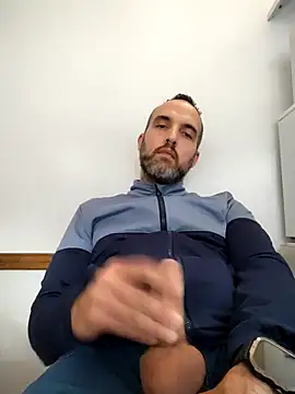 Snapshot of leon3875 chatting on 12-02-25, 03:29 leon3875 online show from 12-02-25, 03:29