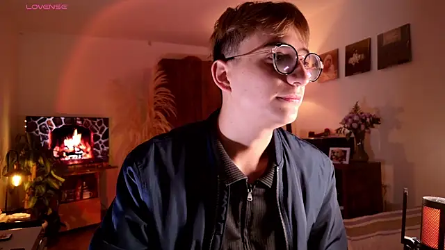 Snapshot of Mr_evan1 chatting on 10-14-25, 04:08 Mr evan1 online show from 10-14-25, 04:08