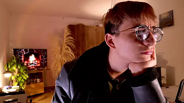 Snapshot of Mr_evan1 chatting on 10-29-25, 03:14 Mr evan1 online show from 10-29-25, 03:14