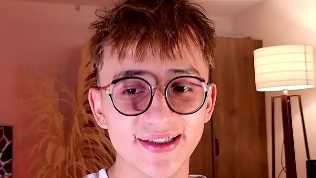 Snapshot of Mr_evan1 chatting on 11-01-25, 04:09 Mr evan1 online show from 11-01-25, 04:09