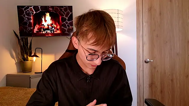 Snapshot of Mr_evan1 chatting on 11-11-25, 03:12 Mr evan1 online show from 11-11-25, 03:12