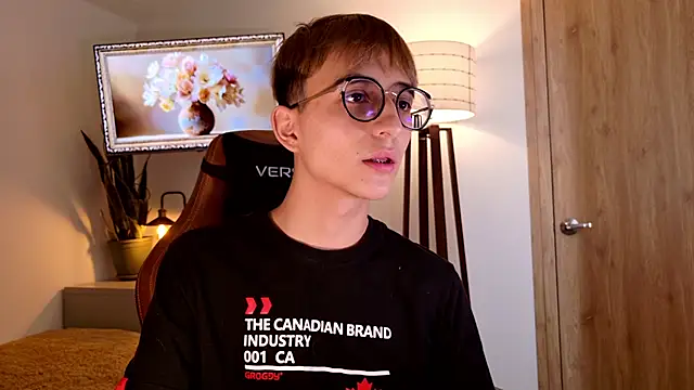 Snapshot of Mr_evan1 chatting on 11-15-25, 05:42 Mr evan1 online show from 11-15-25, 05:42