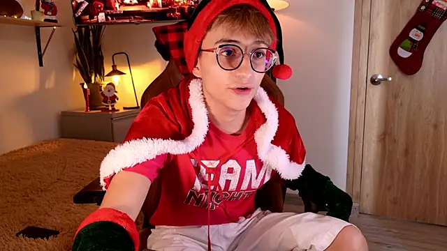 Snapshot of Mr_evan1 chatting on 11-22-25, 05:45 Mr evan1 online show from 11-22-25, 05:45