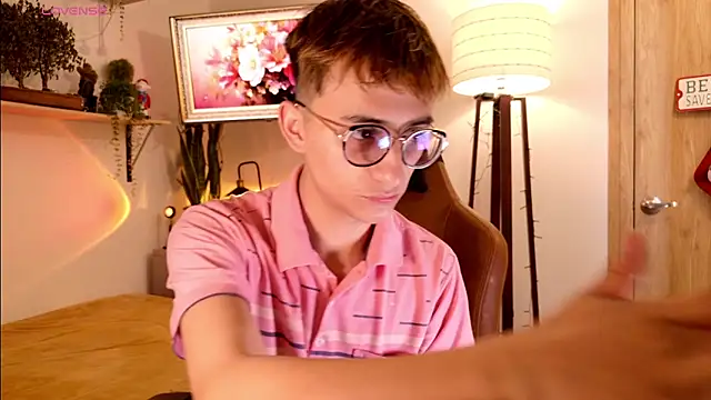 Mr evan1 online show from 12-19-25, 03:52