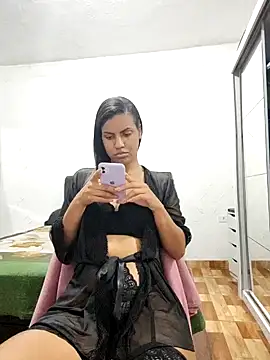 Snapshot of Bella_Anjoss chatting on 12-15-24, 01:24 Bella Anjoss online show from 12-15-24, 01:24