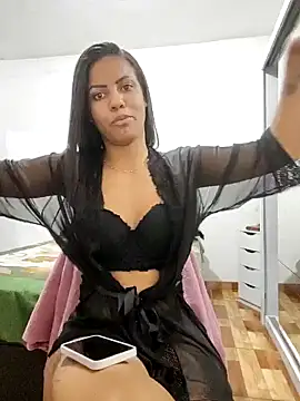 Snapshot of Bella_Anjoss chatting on 12-27-24, 01:11 Bella Anjoss online show from 12-27-24, 01:11
