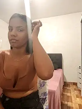 Snapshot of Bella_Anjoss chatting on 01-21-25, 10:08 Bella Anjoss online show from 01-21-25, 10:08