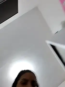 Snapshot of Bella_Anjoss chatting on 02-01-25, 02:05 Bella Anjoss online show from 02-01-25, 02:05