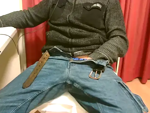 Giulio35 Pika online show from 12-15-25, 08:46