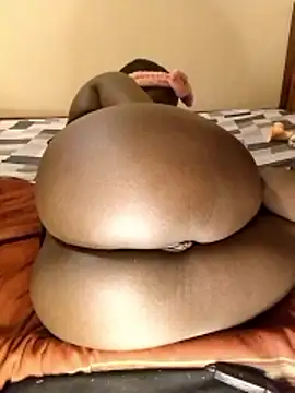 Snapshot of Misskhalifa_ chatting on 02-12-26, 12:38 Misskhalifa online show from 02-12-26, 12:38