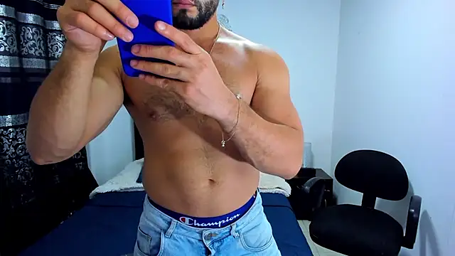 Snapshot of Marcelo_j1 chatting on 11-29-25, 11:19 Marcelo j1 online show from 11-29-25, 11:19