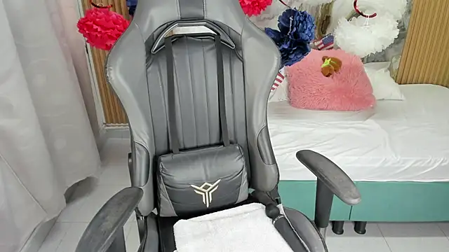 Lili 16 online show from 09-18-25, 11:12