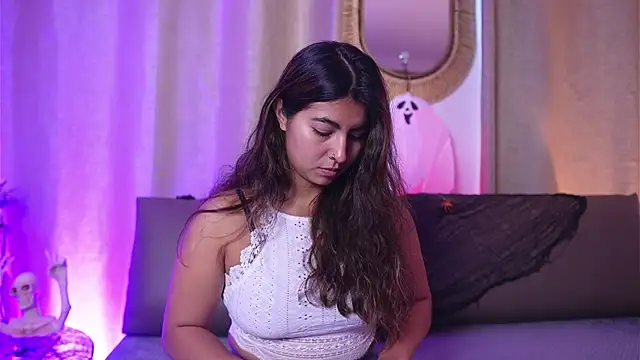 Snapshot of ShelleyMorell chatting on 10-16-25, 02:29 ShelleyMorell online show from 10-16-25, 02:29