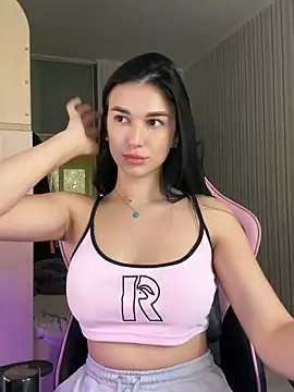 Julietta a online show from 10-31-25, 08:15