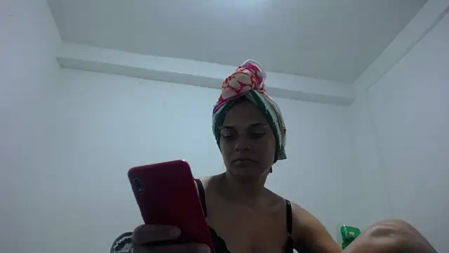 Snapshot of GiveLove1 chatting on 01-04-25, 08:59 GiveLove1 online show from 01-04-25, 08:59