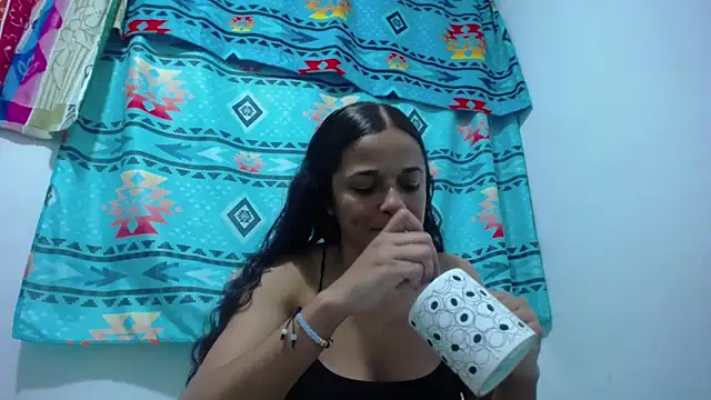 Snapshot of GiveLove1 chatting on 01-14-25, 10:23 GiveLove1 online show from 01-14-25, 10:23