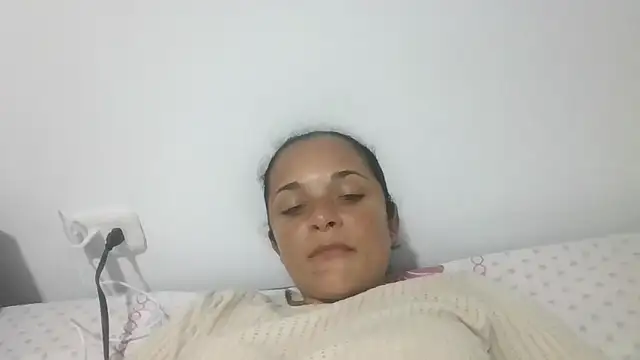 Snapshot of GiveLove1 chatting on 11-17-25, 12:16 GiveLove1 online show from 11-17-25, 12:16