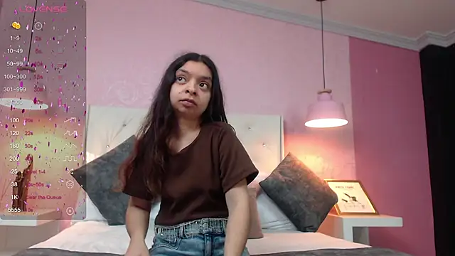 Snapshot of CharlotteMuller chatting on 01-04-25, 11:48 CharlotteMuller online show from 01-04-25, 11:48