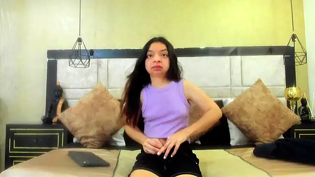 Snapshot of CharlotteMuller chatting on 01-13-25, 08:37 CharlotteMuller online show from 01-13-25, 08:37