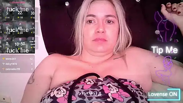 Izury Blondee online show from 09-21-25, 12:07