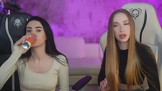 Tina Breeze online show from 02-20-25, 07:55