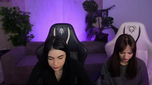 Tina Breeze online show from 11-20-25, 08:36