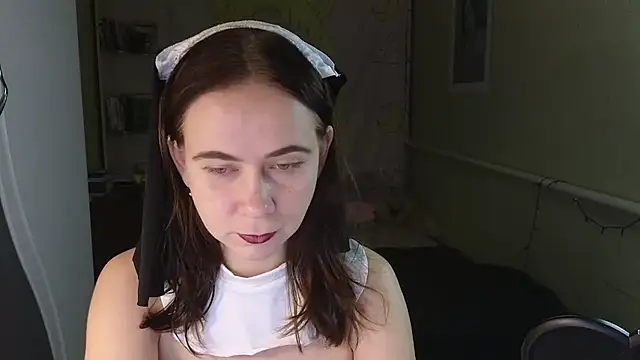 Riley Roo online show from 10-31-25, 05:03