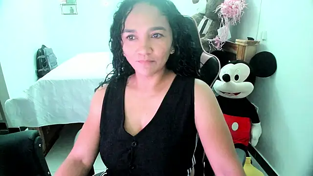 Snapshot of rayza_mature_154 chatting on 10-28-25, 02:20 rayza mature 154 online show from 10-28-25, 02:20