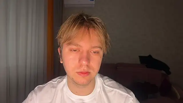 kiopiggy online show from 12-19-25, 05:25