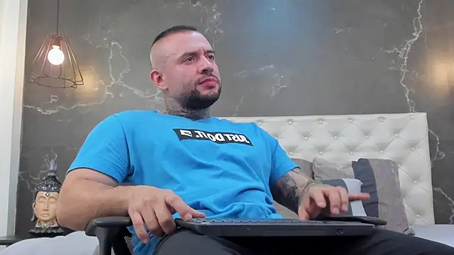 Snapshot of BruceDallas chatting on 01-16-25, 03:45 BruceDallas online show from 01-16-25, 03:45