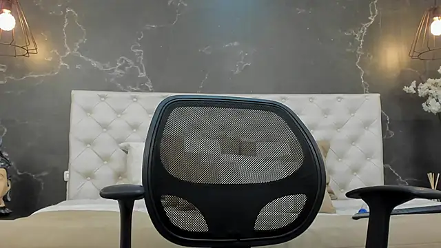 Snapshot of BruceDallas chatting on 01-30-25, 03:22 BruceDallas online show from 01-30-25, 03:22