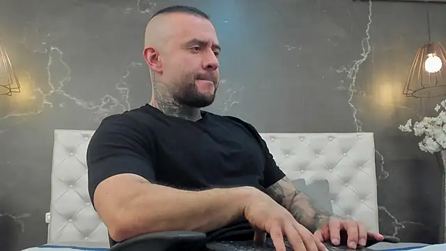 Snapshot of BruceDallas chatting on 02-13-25, 12:35 BruceDallas online show from 02-13-25, 12:35