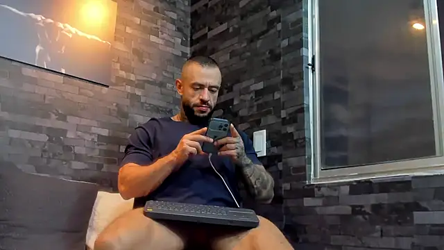 Snapshot of BruceDallas chatting on 09-19-25, 11:16 BruceDallas online show from 09-19-25, 11:16