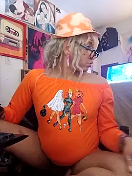 Snapshot of Mune_Raez_6 chatting on 10-21-25, 02:40 Mune Raez 6 online show from 10-21-25, 02:40